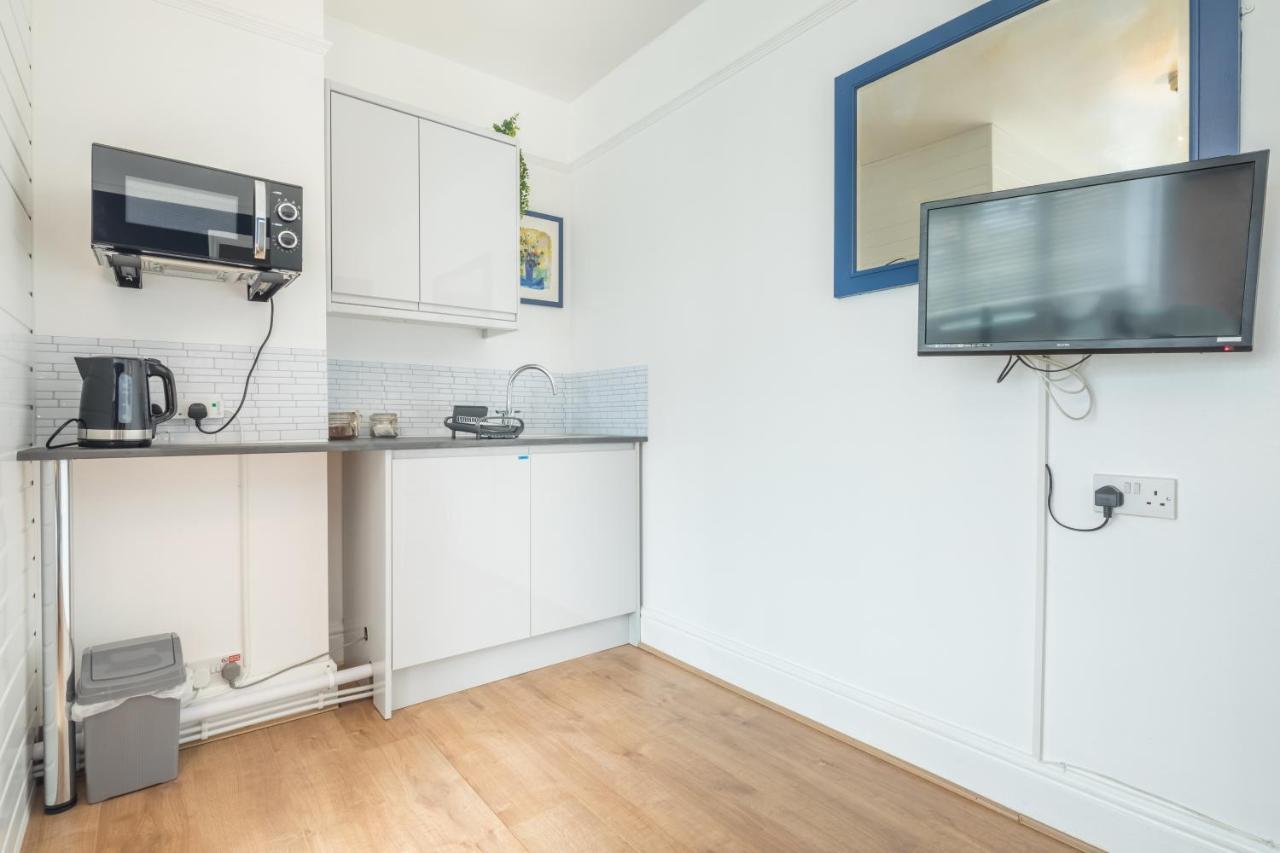 Private Room 4 With Kitchenette By Cb Stays No Minimum Stays CBG Extérieur photo